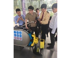 自動扶梯清潔機